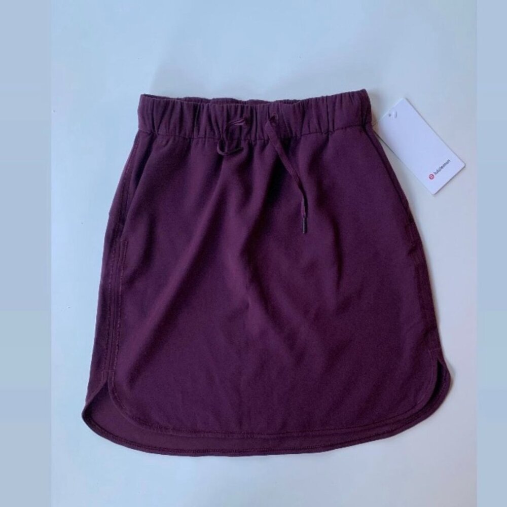 NWT Lululemon Maroon "On the Fly" Skirt size 6